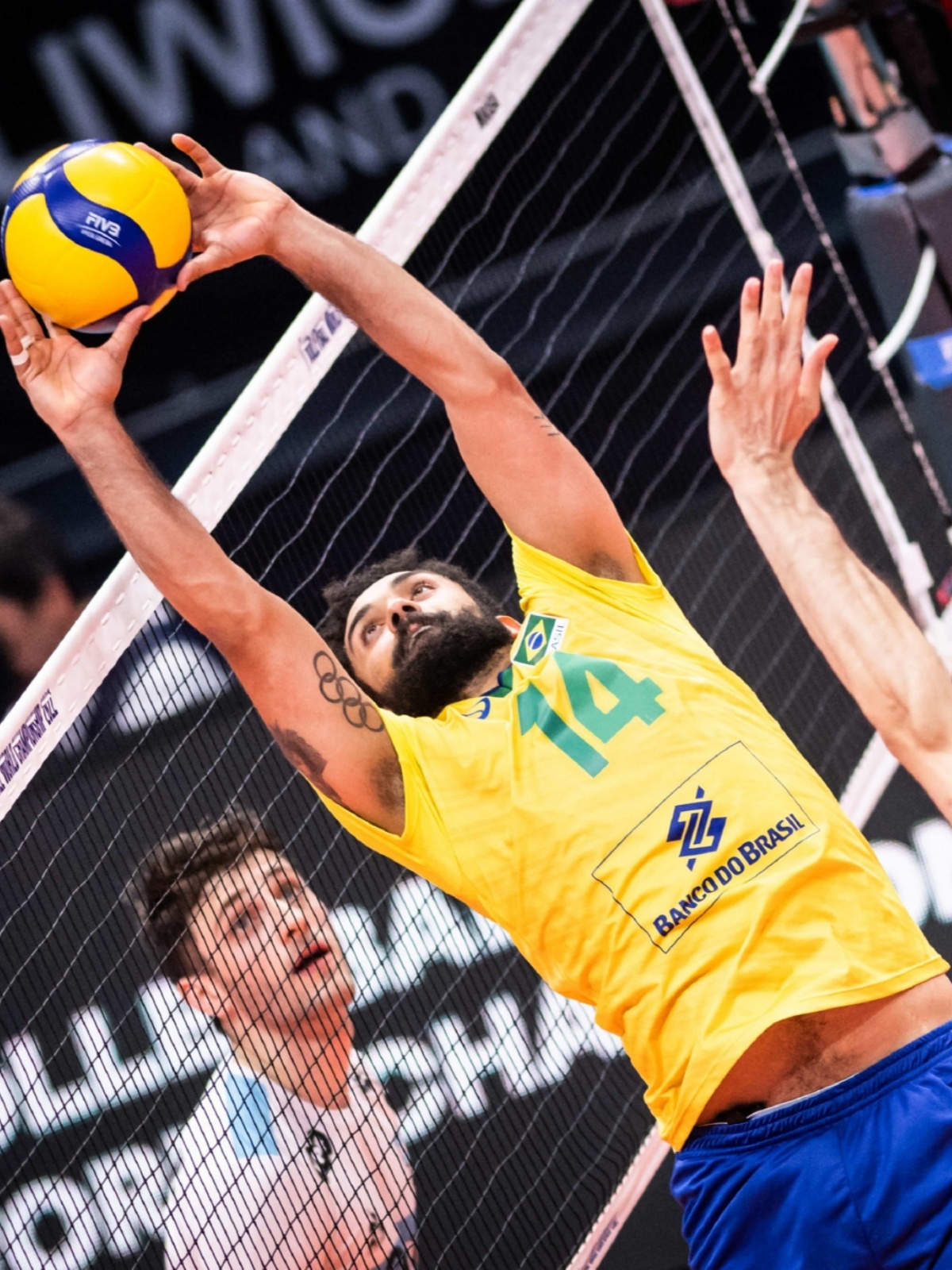 包含出色防守首场状态出色,塞尔维亚队观众沸腾!,穆古鲁扎重返赛场上演精彩一战的词条